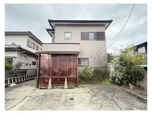 3,200,000 yen (Okura, Suigo Station)