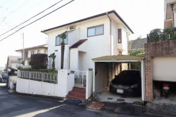 Ikoma County, Misato Town, Shiroyama-dai 2-chome (Shigisan-shita Station) 2-story building 3LDK