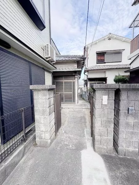 Kishiwada City, Ikejiri-cho (Kumeda Station) 2-story building 5DK
