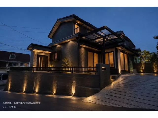 A spacious area like a traditional farmhouse café! A beautiful home with charming pillars and beams fused with the latest equipment