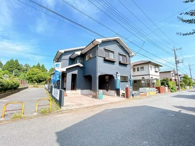 【Viewing event held】【Interior and exterior renovation completed】 Comfortable house with water facilities replaced. LDK 22