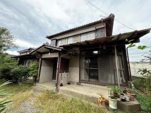 A spacious 7DK property located in a quiet residential area♪ Depending on the renovation, various...