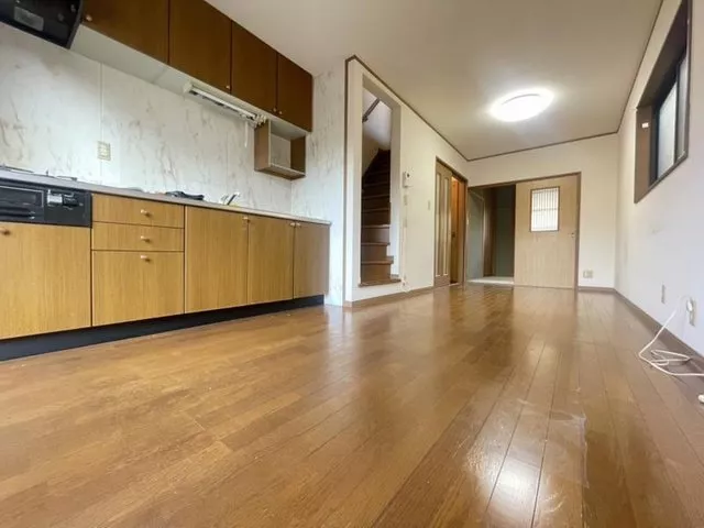 【Available for purchase in the 30,000 yen range per month, south-facing, supermarket about 3 minutes on foot】