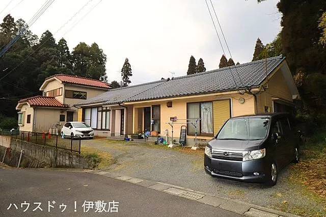 Used single-family rental house (2 buildings)