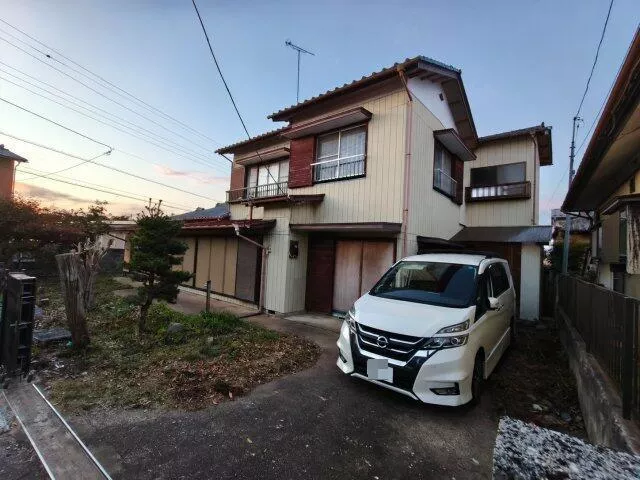 Ishioka City Wakamatsu 2-chome (Ishioka Station) 2-story 8DK
