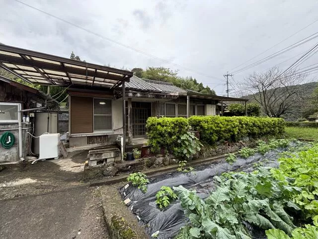 Yudacho, Satsumasendai-shi (Satsumatakajo Sta.) Single story house, 6DK

2.5 million yen