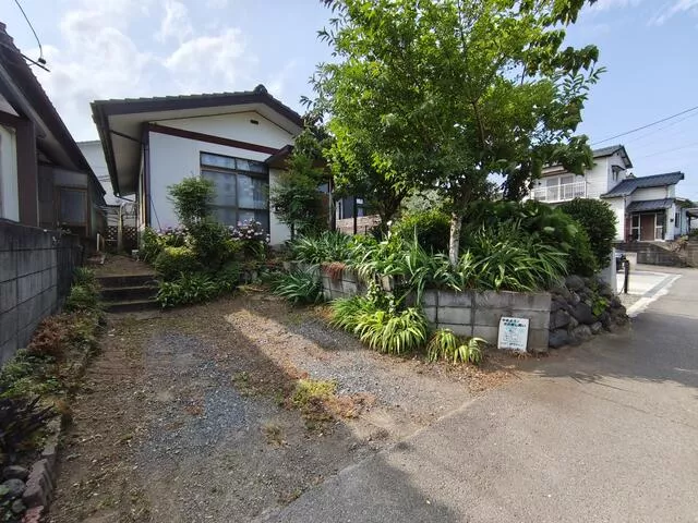 Oita City, Oaza Sekizen (Tsurusaki Station) Single-story building 2DK