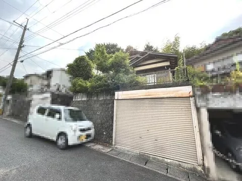Kurotsu 1-chome, Otsu-shi, Shiga (Ishiyama Sta.) 2F 4LDK

5.8 million yen