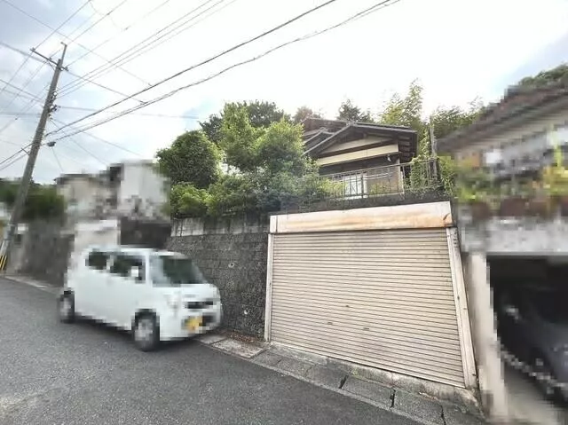 Kurotsu 1-chome, Otsu-shi, Shiga (Ishiyama Sta.) 2F 4LDK

5.8 million yen