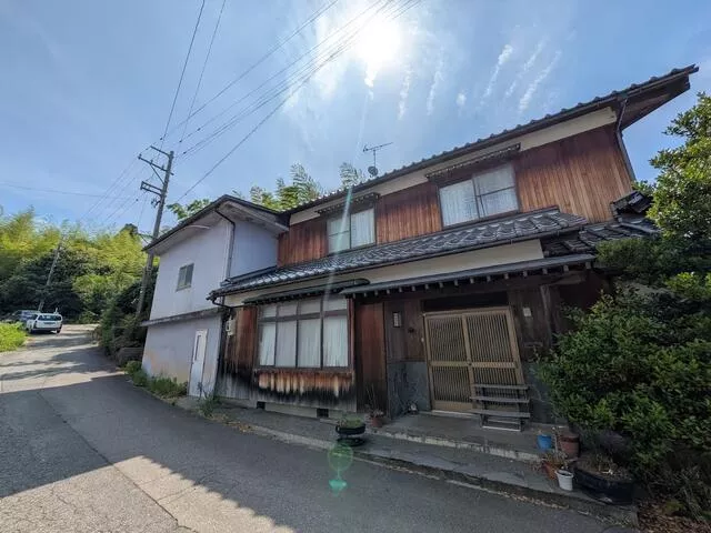 Komatsu City, Nakaminamicho (Komatsu Station) 2-story 9DK