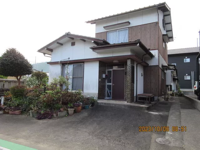 Niihama-shi Funaki (Niihama Station) 2F 5DK

2.5 million yen