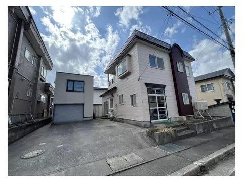 [Open House] [Limited-time sale until 4/26 / Yukihata 4-chome] Parking for 3 cars available/