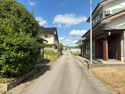 Himi City Kubo (Himi Station) 2-story 6DK - Image 4