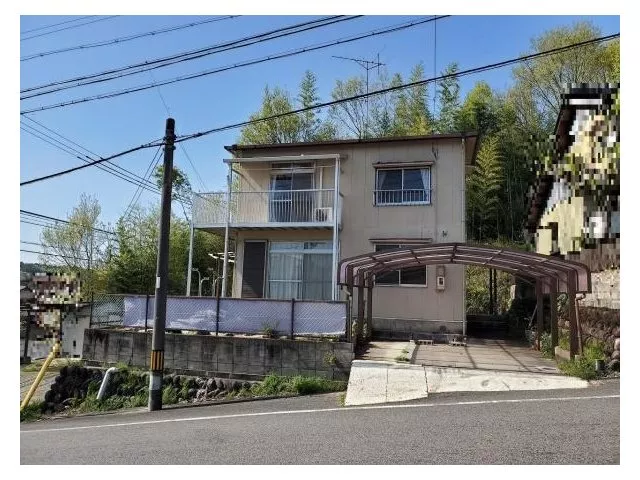 About 3 minutes on foot to JR Taita Line "Shimo-giri" station, and about 4 minutes on foot to the convenience store, making it convenient.
