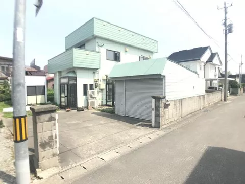 Aomori-shi, Aomori-shi Zoumichi 3-chome (Koyanagi station) 2F 4LDK

8.6 million yen