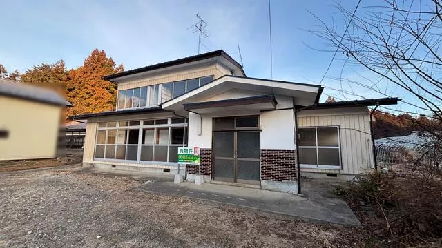 Nishishirakawa County, Nakajima Village, Oaza Futakotsuka, Aza Koshiyama (Izumizaki Station), 2-story, 7DK
