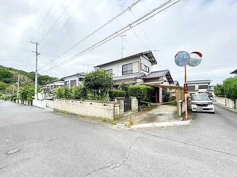 Used single-family home Marugame City Iiyama Town Higashisakamoto Detached House