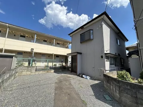 All rooms with storage, all rooms over 6 tatami mats, two-story 4DK with parking for 2 cars