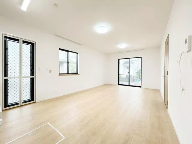[Open House] [Interior and exterior renovation completed]