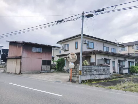 Yonezawa City, Suginome Town (Minami-Yonezawa Station) 2-story building 8DK