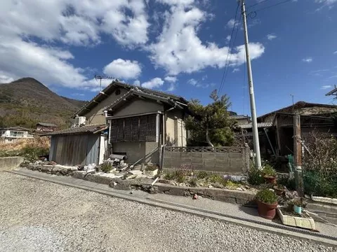 Takamatsu City, Yashima Nishimachi (Kagamoto Station) Single-story building 4SDK