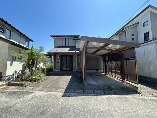 【Open house held】Current sale until August 9 / Parking for 2 cars available / 19 minutes on foot from Kurita Elementary School