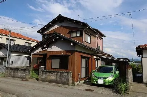Diseiji site, Kaga-shi, Kaga (Kagaonsen Sta.) 2F 8DK

2,800,000 yen