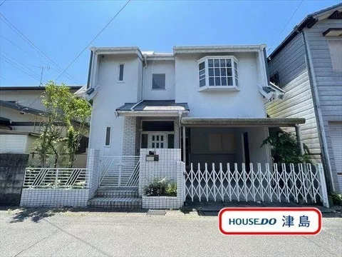 【Spacious 5LDK with all rooms over 6 tatami mats♪】Bright and open atrium available.