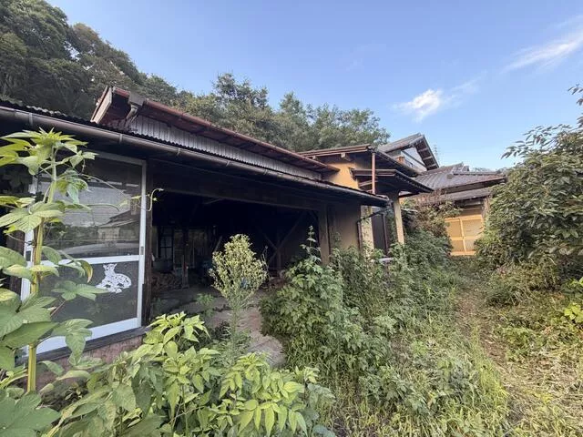 Aikō-gun, Aikawa Town, Nakatsu (Hon-Atsugi Station) 2-story building 6DK