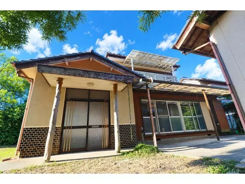 A secret base for ocean lovers! About 5 minutes by car (approximately 3 km) to Yoshizaki Beach. Suitable for minpaku (private lodging) or a second home.