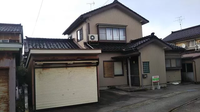 Uozu City Higashimachi (Keida Station) 2-story building 5K