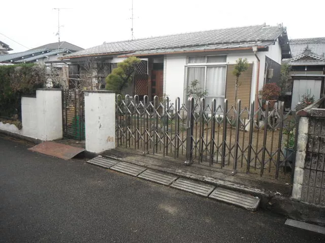 Niihama City, Tano Ue 3-chome (Niihama Station) Single-story building 4DK