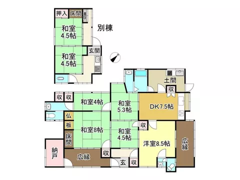 Land 264 tsubo, parking for 4-5 cars available, can accommodate more cars with expansion. Spacious flat use.