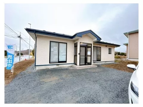 【Open House】Single-story house / New seismic standards compliant / Water facilities replaced / Parking for 4 cars / Northwest corner lot / Garden space