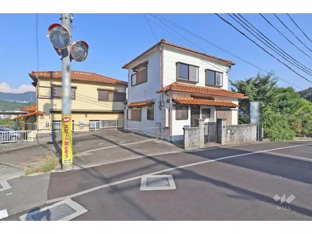 Located on a high ground! South-facing balcony with a good view! Parking available for 3 cars! Suitable for multiple vehicles!