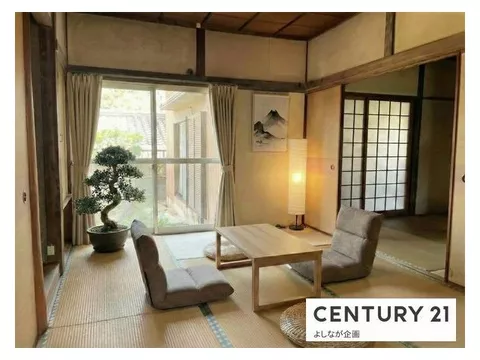 Spacious land of 120.44 tsubo ♪ Why not utilize the garden for BBQs and home gardening ♪