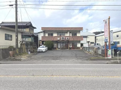 Torikumi (Sakahō Station) 9.8 million yen