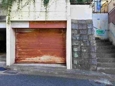 ◆Land area approximately 25 tsubo◆Garage with shutter - Image 3
