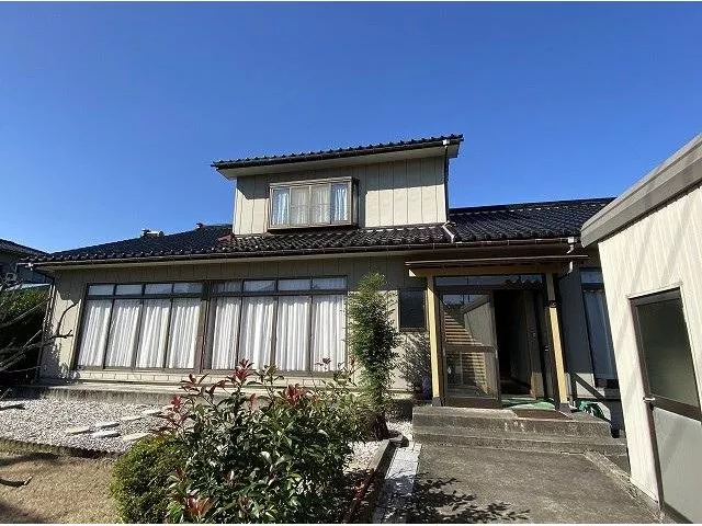 [Quiet living environment with expansive rural scenery] Spacious 6LDK