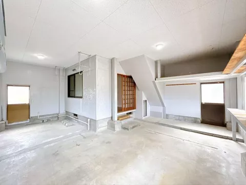 [Open House] Interior and exterior renovations completed / Parking for 1 car available / 4 minutes by car to Ishidahama Beach
