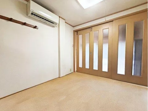 ☆Used house with leasehold rights☆ San-saki shopping street is very close☆ Living facilities are within walking distance