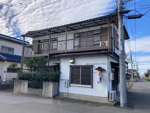 Honjo-shi, Kojimaminami 3-chome (Jinbohara Sta.) 2F 5K

5,000,000 yen