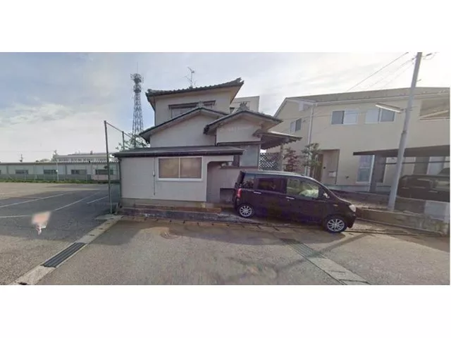 A bright 4DK facing southeast, with a garden! Close to a convenience store for a fulfilling life