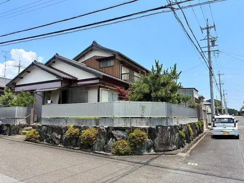 11.5 million yen (Kawachi Takako Station, Isshi Town Takano)