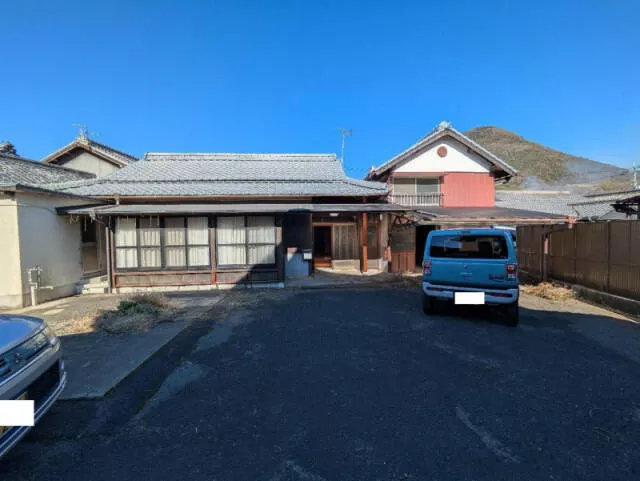 Nishisakamoto, Iiyama Town, Marugame City (Sakaide Station) 2-story 5DK