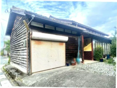 Shin-Asahi-cho Warazono, Takashima-shi, Takashima (Shin-Asahi station) Single-story house, 3K

3,000,000 yen
