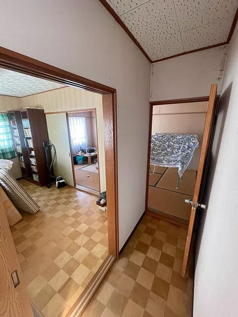 Used single-family home, Shin-Kotoni 8-jo 11-chome, Kita-ku, Sapporo City, Hokkaido - Image 12