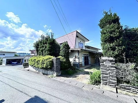 Used single-family home in Kaminoyama City, Kanaya