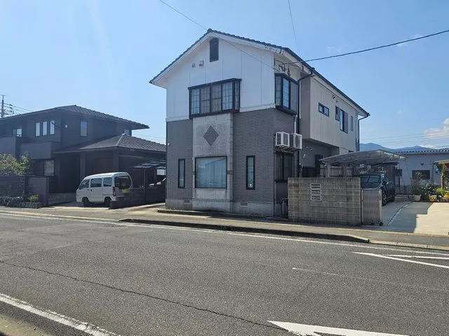 Quiet residential area single-family home♪ Plenty of storage and there is a storage room♪ Good sunlight♪