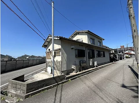 Used single-family home in Hakusan Asahimachi